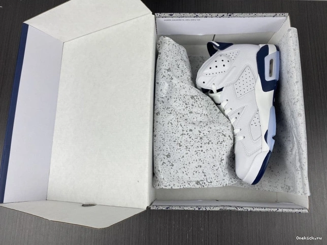 One Kick (2022) Navy Jordan CT8529-141 Retro 6 Midnight 0707